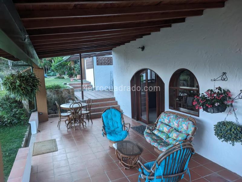 2BR House in Km V22 Via Las Palmas (160 m²) - 4