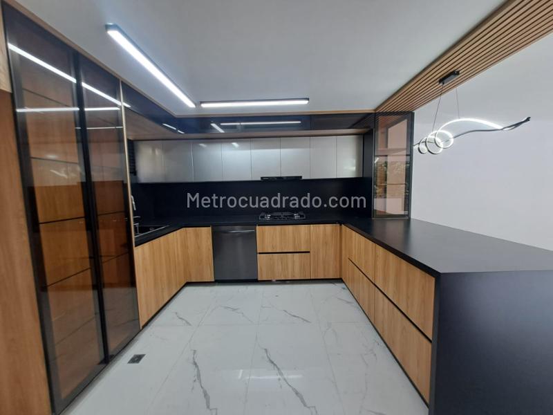 Apartamento Exclusivo de 4 Alcobas en El Poblado - 4