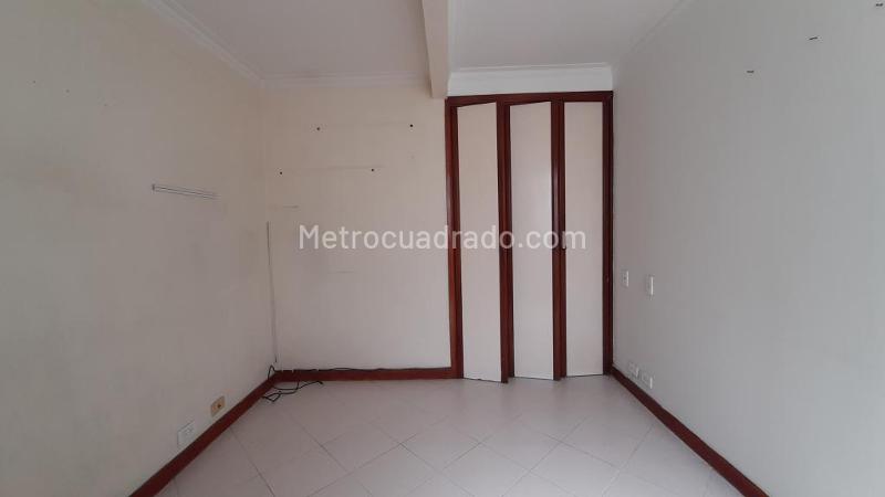 Centrally Located 2BR Apartment in Belen La Palma - 7