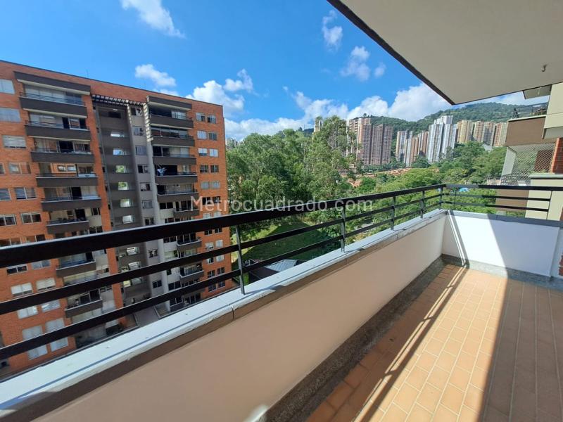 Elegant 3BR Apartment in Belen La Mota