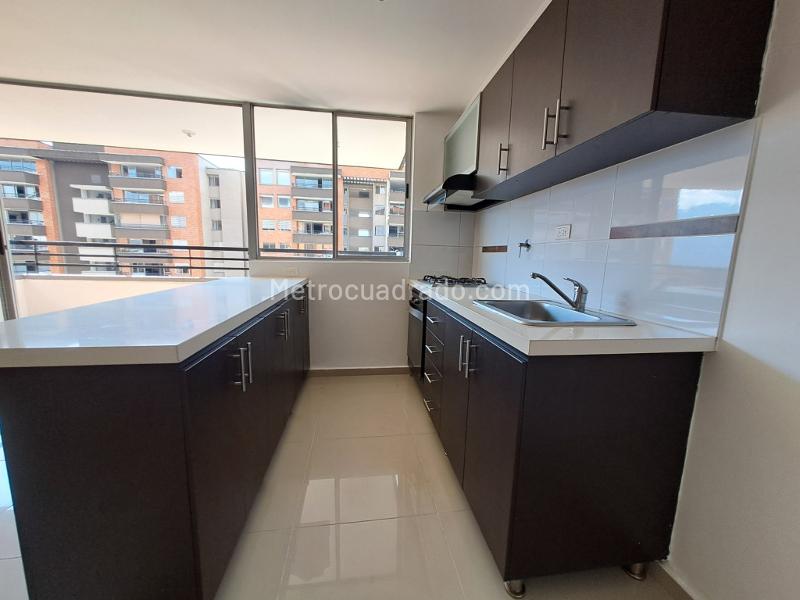Elegant 3BR Apartment in Belen La Mota - 4