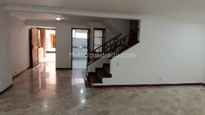Casa en arriendo en Castropol, Medellín · foto 2 de 20