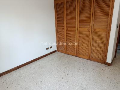 Apartamento de 4 alcobas en arriendo en Castropol, Medellín, 110 m² · foto 13 de 20