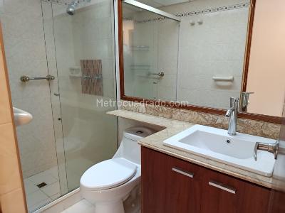Apartamento de 4 alcobas en arriendo en Castropol, Medellín, 110 m² · foto 15 de 20