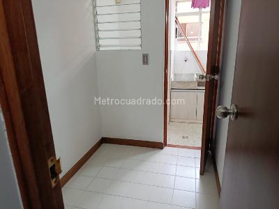 Apartamento de 4 alcobas en arriendo en Castropol, Medellín, 110 m² · foto 16 de 20