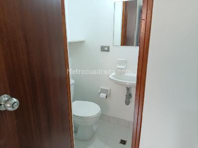Apartamento de 4 alcobas en arriendo en Castropol, Medellín, 110 m² · foto 17 de 20