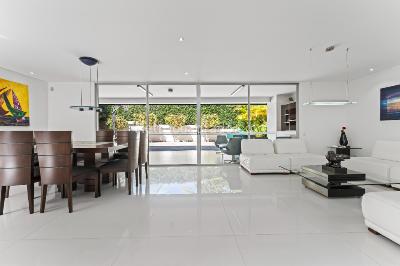 Casa de 3 alcobas en venta en El Poblado, Medellín, 340 m² · foto 3 de 20