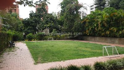 Apartamento de 4 alcobas en venta en El Poblado, Medellín, 137 m² · foto 19 de 20