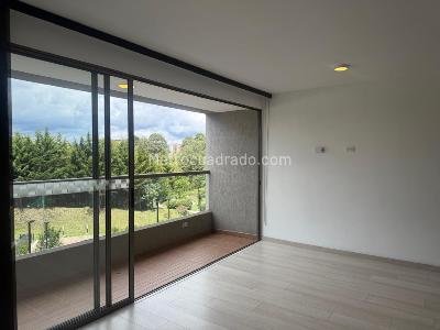 Apartamento de 2 alcobas en venta en San Antonio, Rionegro, 63 m² · foto 2 de 20