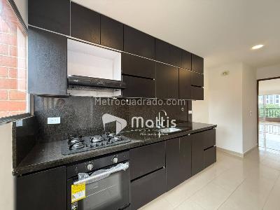Apartamento de 3 alcobas en arriendo en El Poblado, Medellín, 162 m² · foto 8 de 20