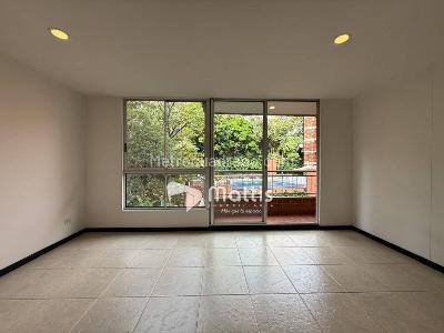 Apartamento de 3 alcobas en arriendo en El Poblado, Medellín, 77 m² · foto 2 de 20