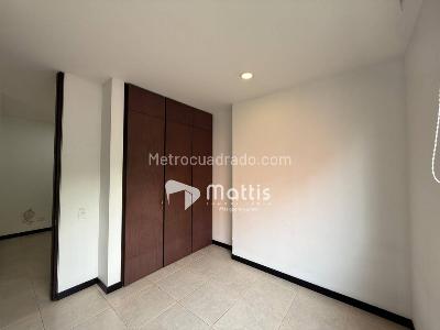 Apartamento de 3 alcobas en arriendo en El Poblado, Medellín, 77 m² · foto 13 de 20