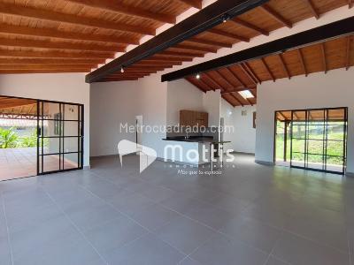 Casa de 4 alcobas en arriendo en San Rafael, Envigado, 500 m² · foto 2 de 20