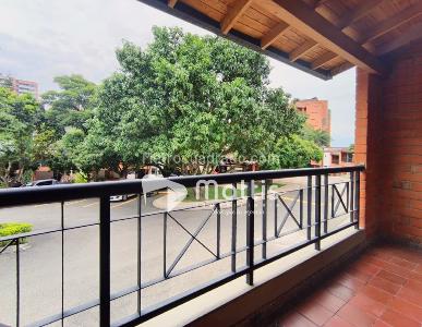 Casa de 4 alcobas en venta en Envigado, Envigado, 204 m² · foto 9 de 20
