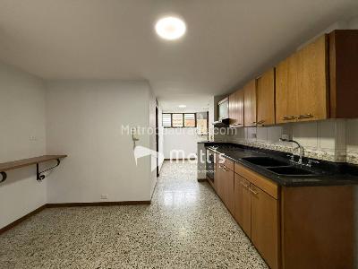 Apartamento de 3 alcobas en arriendo en Patio Bonito, Medellín, 135 m² · foto 6 de 20