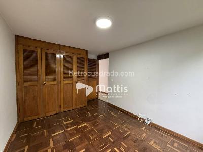 Apartamento de 3 alcobas en arriendo en Patio Bonito, Medellín, 135 m² · foto 18 de 20