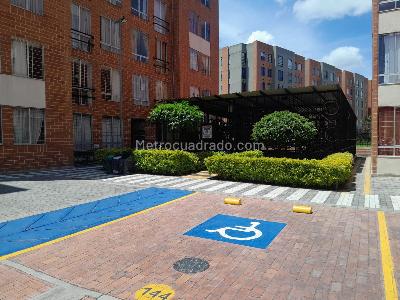Apartamento de 3 alcobas en venta en Soacha, Soacha, 55 m² · foto 2 de 20