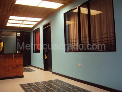Casa de 5 alcobas en venta en O, Funza, 360 m² · foto 3 de 6