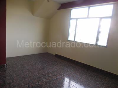 Casa de 5 alcobas en venta en Og, Funza, 385 m² · foto 9 de 16