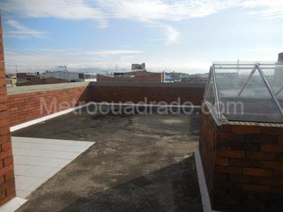 Casa de 5 alcobas en venta en Og, Funza, 385 m² · foto 14 de 16