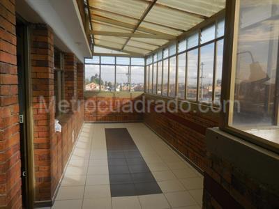 Casa de 5 alcobas en venta en Og, Funza, 385 m² · foto 3 de 16