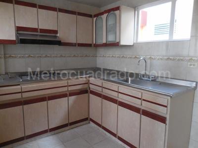 Casa de 5 alcobas en venta en Og, Funza, 385 m² · foto 5 de 16