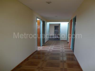 Casa de 5 alcobas en venta en Og, Funza, 385 m² · foto 6 de 16