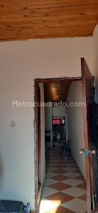 Casa de 5 alcobas en venta en L, Funza, 259 m² · foto 10 de 13
