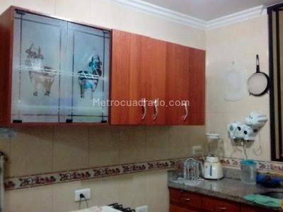 Casa de 5 alcobas en venta en L, Mosquera, 300 m² · foto 3 de 11