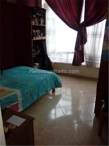 Casa de 5 alcobas en venta en L, Mosquera, 300 m² · foto 7 de 11