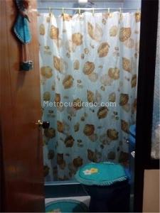Casa de 5 alcobas en venta en L, Mosquera, 300 m² · foto 8 de 11
