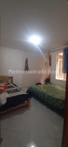 Casa de 5 alcobas en venta en L, Bogotá, 210 m² · foto 9 de 9