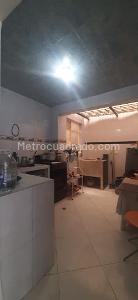 Casa de 5 alcobas en venta en L, Bogotá, 210 m² · foto 4 de 9