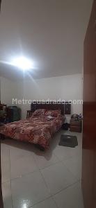 Casa de 5 alcobas en venta en L, Bogotá, 210 m² · foto 5 de 9