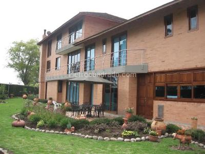 Casa de 5 alcobas en venta en Club San Andres Funza, Funza, 1200 m² · foto 2 de 12