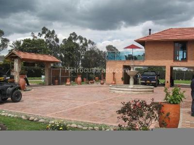Casa de 5 alcobas en venta en Club San Andres Funza, Funza, 1200 m² · foto 3 de 12