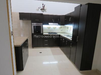 Casa de 3 alcobas en venta en Villa Paola, Funza, 250 m² · foto 2 de 16