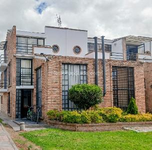 Casa de 3 alcobas en venta en San Nicolas, Funza, 149 m² · foto 6 de 14