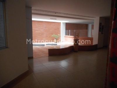 Apartamento de 1 alcoba en arriendo en Calleja Baja, Bogotá, 50 m² · foto 3 de 19