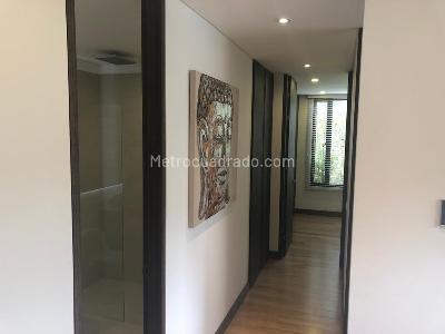 Apartamento de 3 alcobas en venta en Cerros De Provenza, Bogotá, 194 m² · foto 10 de 20