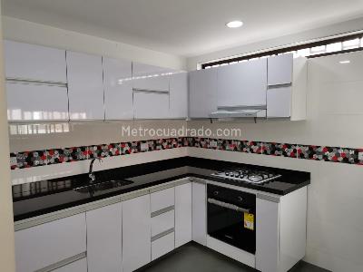 Casa de 4 alcobas en venta en Salitre Greco, Bogotá, 300 m² · foto 6 de 7