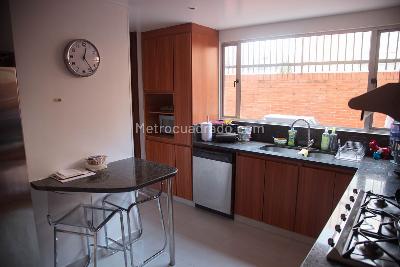 Apartamento de 3 alcobas en venta en Rosales Refugio, Bogotá, 200 m² · foto 17 de 17