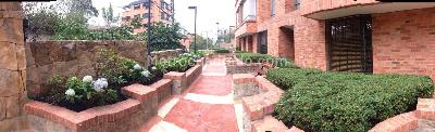 Apartamento de 3 alcobas en venta en Rosales Refugio, Bogotá, 200 m² · foto 2 de 17