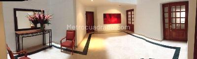 Apartamento de 3 alcobas en venta en Rosales Refugio, Bogotá, 200 m² · foto 5 de 17