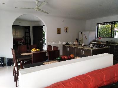 Casa de 3 alcobas en venta en Girardot, Girardot, 240 m² · foto 8 de 20