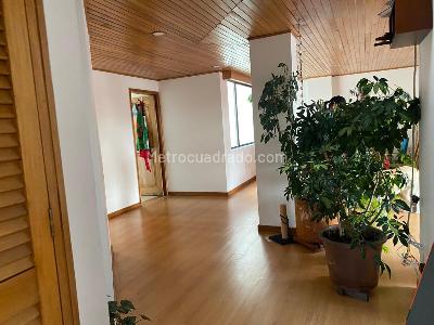 Apartamento de 3 alcobas en venta en Santa Paula Central, Bogotá, 169 m² · foto 3 de 20