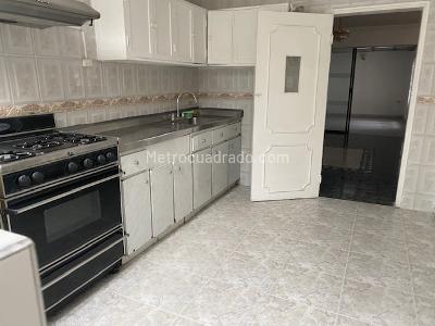 Casa de 4 alcobas en venta en Santa Ana Occidental, Bogotá, 217 m² · foto 17 de 20