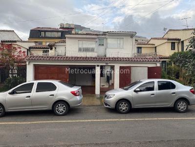 Casa de 4 alcobas en venta en Santa Ana Occidental, Bogotá, 217 m² · foto 2 de 20