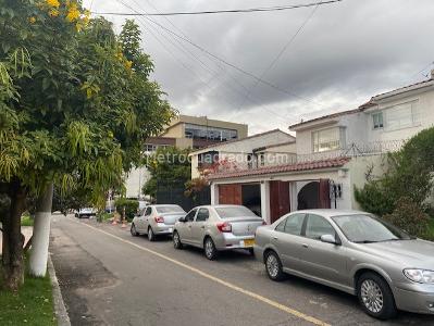 Casa de 4 alcobas en venta en Santa Ana Occidental, Bogotá, 217 m² · foto 3 de 20