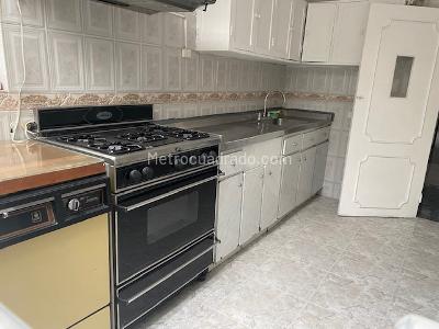 Casa de 4 alcobas en venta en Santa Ana Occidental, Bogotá, 217 m² · foto 15 de 20